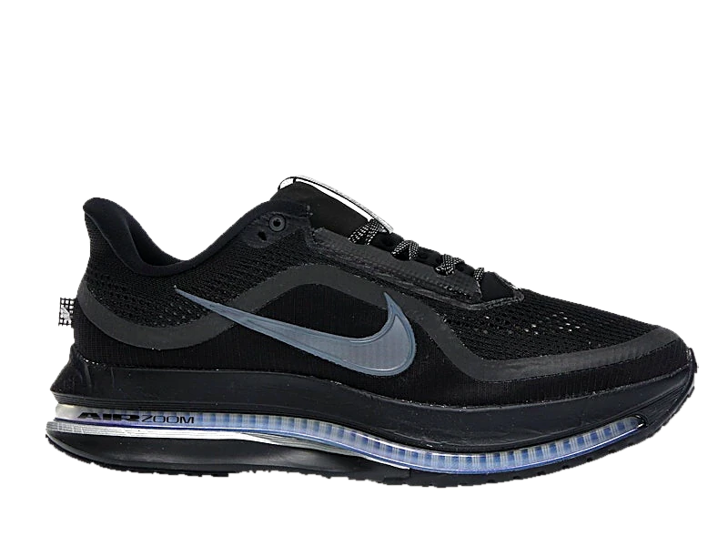 Side view highlighting the Flyknit-blend upper